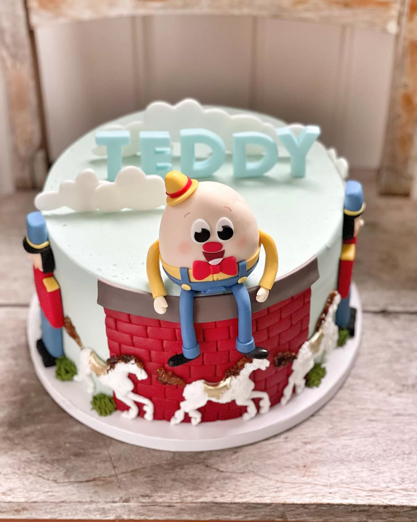 Humpty Dumpty Birthday Cake